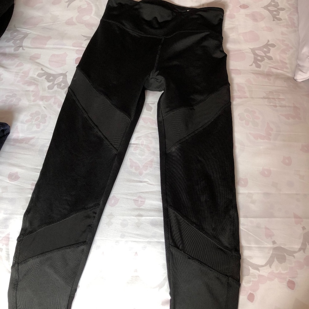 SPORT LEGGINGS - Picture 2 of 3